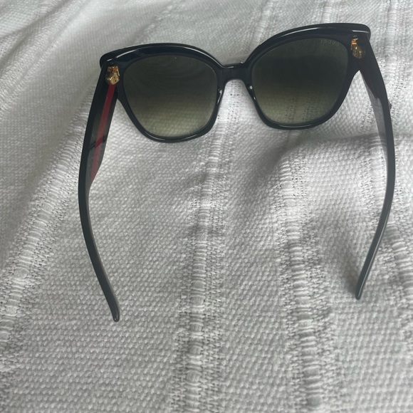 Gucci Sunglasses - Picture 11 of 11